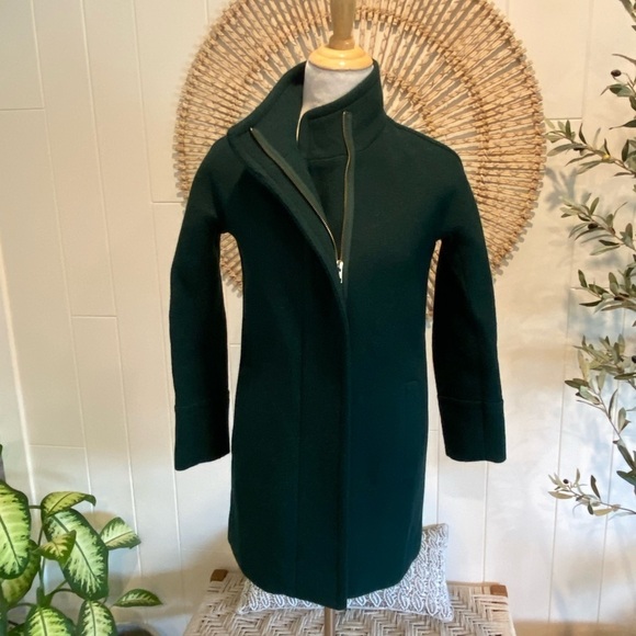 J. Crew Cocoon Coat 2 Wool
Blend Zip Up Pine Green Size 0P runs like a 6 - Picture 3 of 12